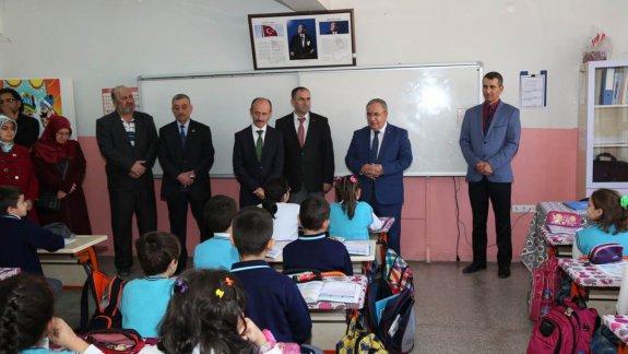 İl Milli Eğitim Müdür V. Hamdi Sarıöz, Kütahyanın eğitim-öğretim çıtasını yükseltmek için çalışmalarını sürdürdüklerini belirtti.