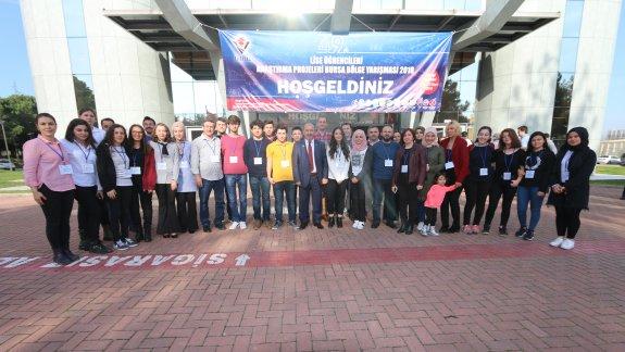 İl Milli Eğitim Müdürü Hasan Başyiğit, Tübitak 49. Lise Öğrencileri Araştırma Projesinde Stantları Gezdi. 