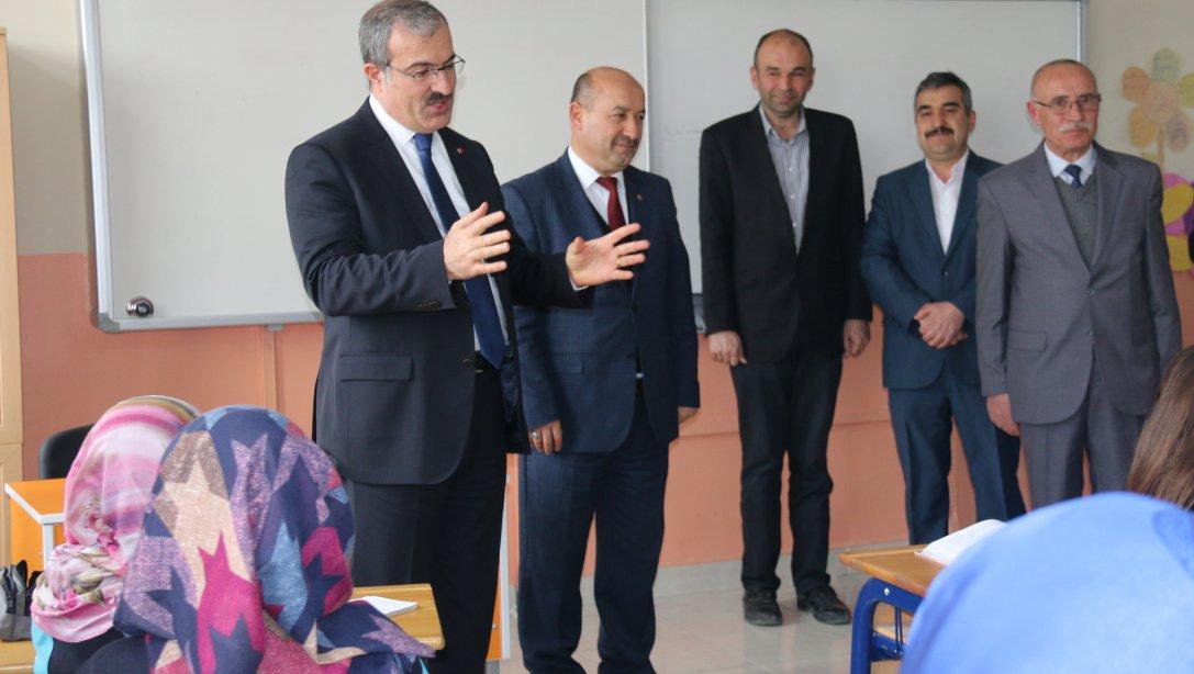 Sayın Valimiz Dr. Ömer TORAMAN Şehit Cuma Dağ İmam Hatip Ortaokulunu Ziyaret Etti