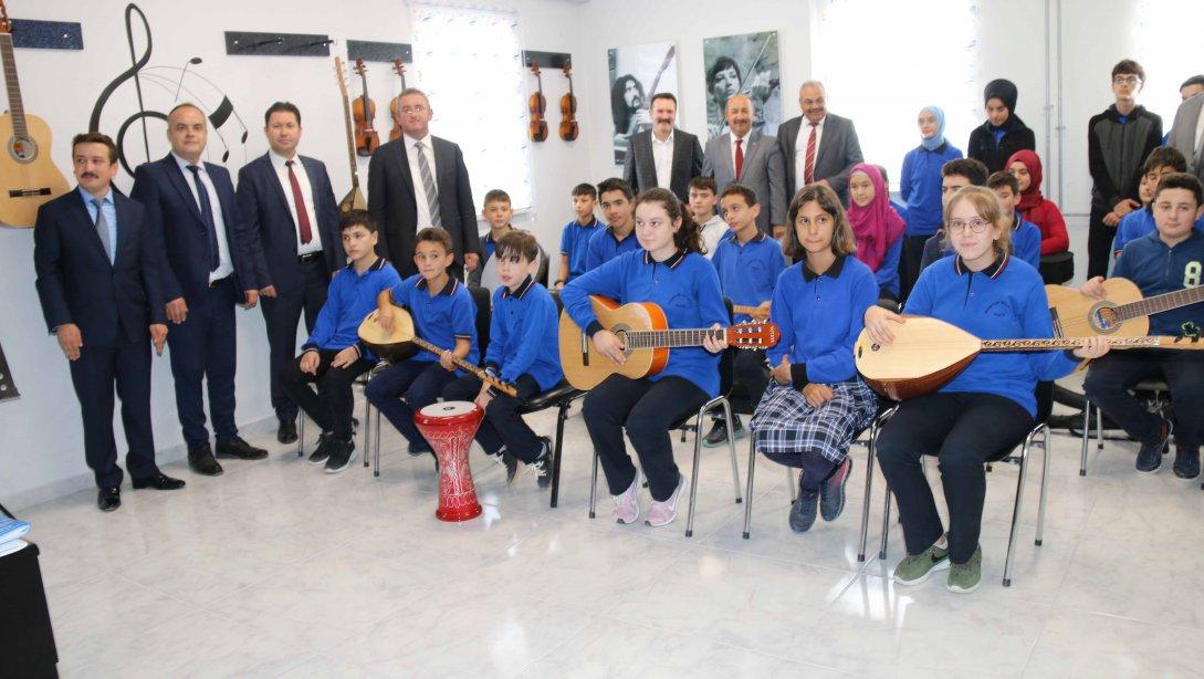 Gediz İlçemizde Mehmetçik Ortaokulu'nda Müzik Atölyesi Açıldı