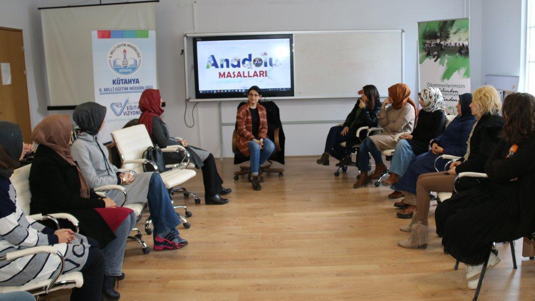 Anadolu Masalları Anlatıcılığı Eğitimi Müdürlüğümüz Zafer Toplantı Salonu'nda Devam Ediyor