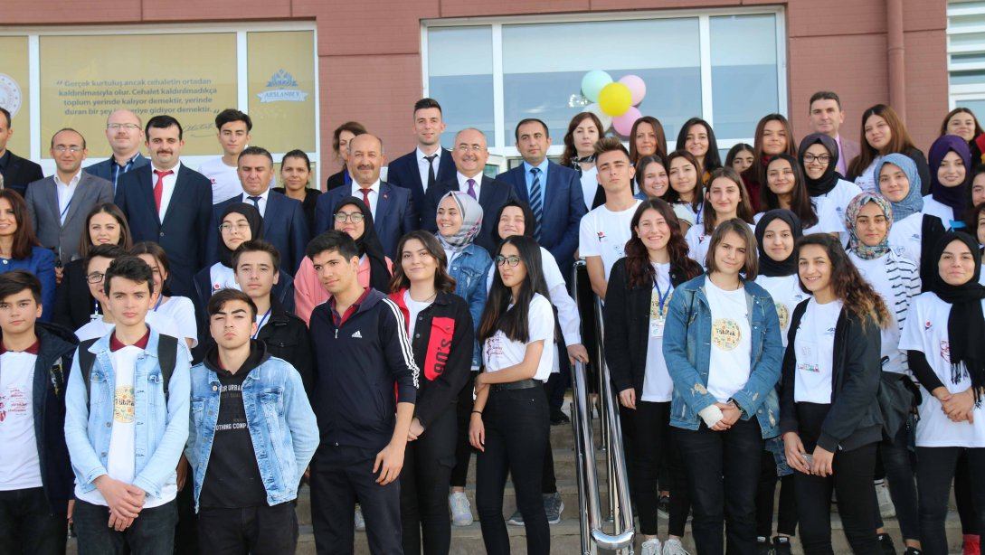 İl Milli Eğitim Müdürümüz Hasan BAŞYİĞİT, Arslanbey MTAL'de Açılan TÜBİTAK Bilim Fuarı'na Ziyaret Gerçekleştirdi