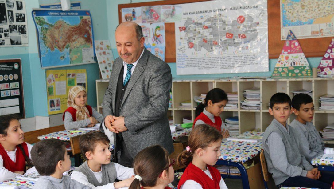 İl Millî Eğitim Müdürümüzden Mehmetçik İlkokulu'na ve Mehmet Çini İlkokulu'na Ziyaret 