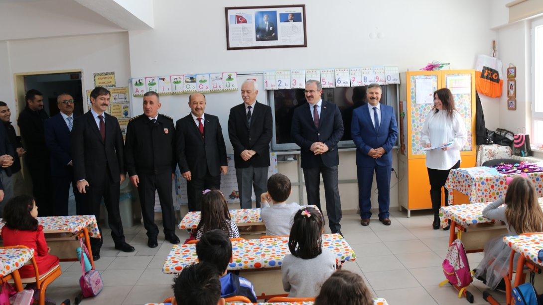 1. Yarıyıl Karne Töreni Cahit Zarifoğlu İlkokulu'nda Yapıldı