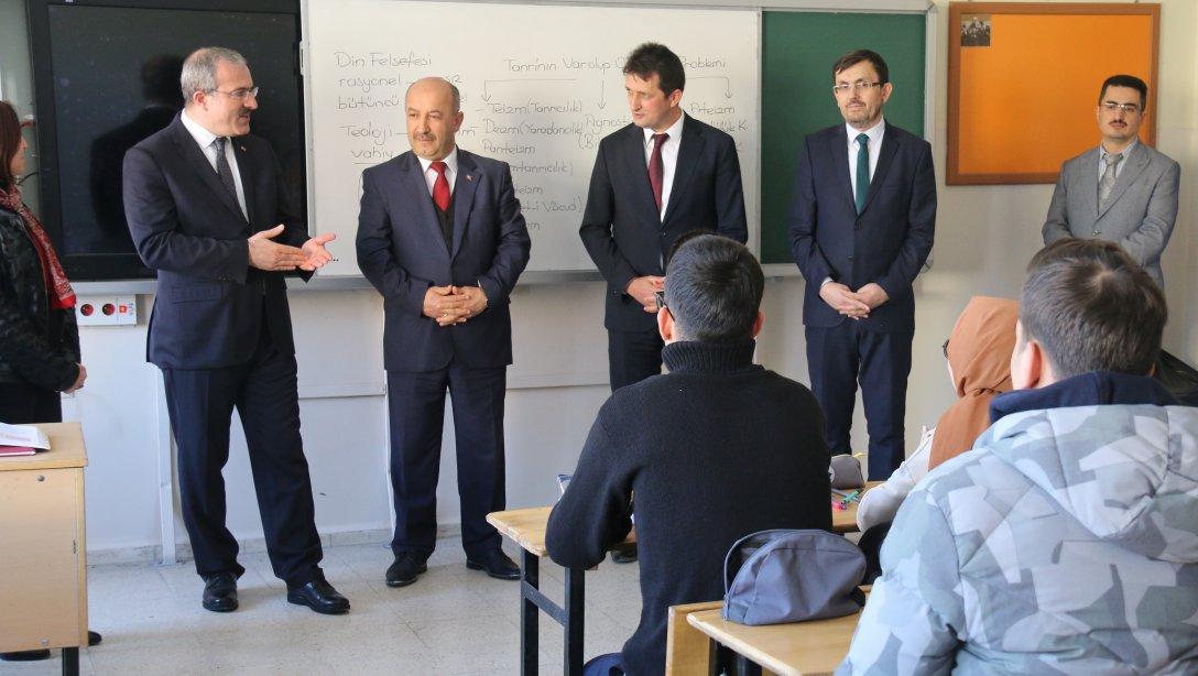 Kütahya Valisi Sayın Dr. Ömer TORAMAN Fatih Anadolu Lisesi'ni Ziyaret Etti