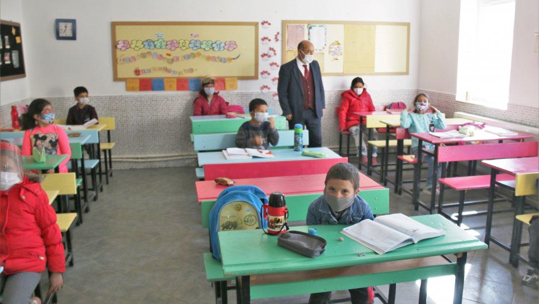 İl Millî Eğitim Müdürümüz Hasan BAŞYİĞİT, Eynegazi İlkokulunu Ziyaret Etti