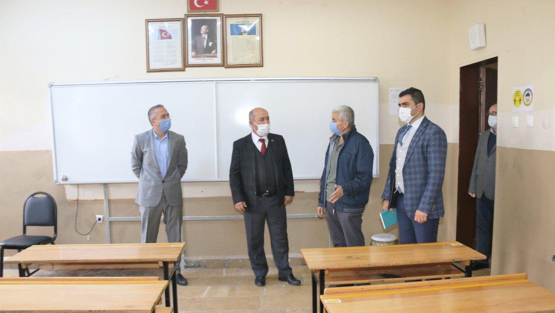 İl Millî Eğitim Müdürümüz Hasan BAŞYİĞİT, Atatürk Meslekî ve Teknik Anadolu Lisesini Ziyaret Etti