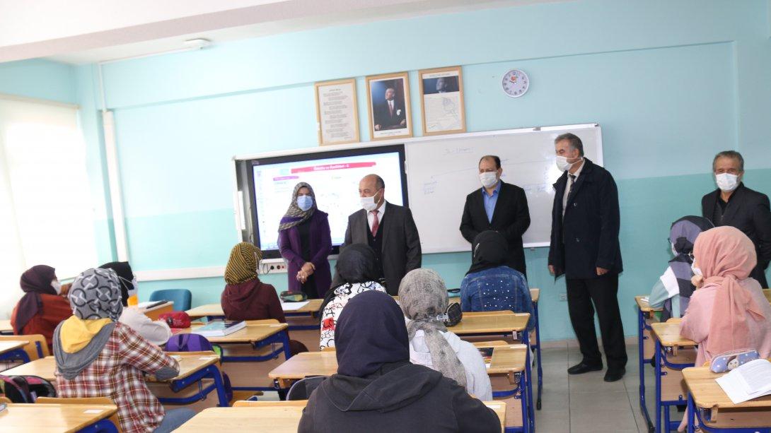 İl Millî Eğitim Müdürümüz Hasan BAŞYİĞİT, Akşemsettin Kız Anadolu İmam Hatip Lisesini Ziyaret Etti
