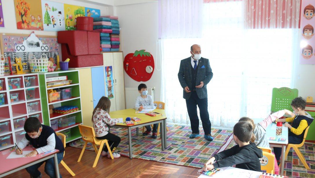 İl Millî Eğitim Müdürümüz Hasan BAŞYİĞİT, Yıldız Entegre Anaokulunu Ziyaret Etti
