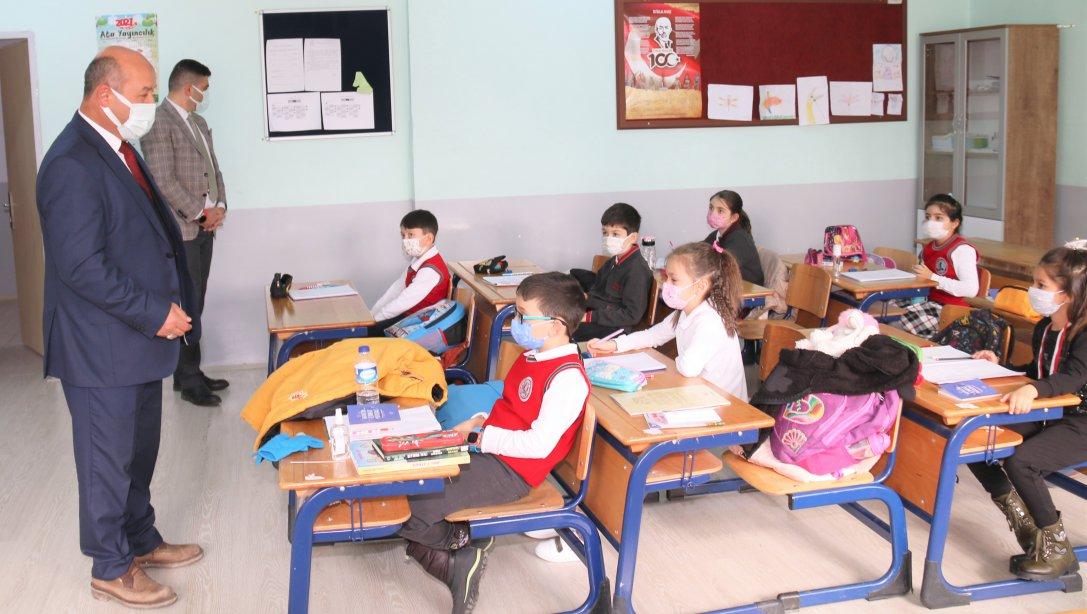 İl Millî Eğitim Müdürümüz Hasan BAŞYİĞİT ve Şube Müdürü Mustafa TOPUZ  Atakent İlkokulunu Ziyaret Ettiler