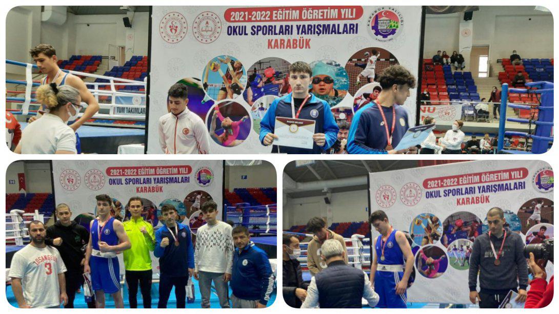 Atatürk Anadolu Lisesi Öğrencilerinden Türkiye Şampiyonluğu