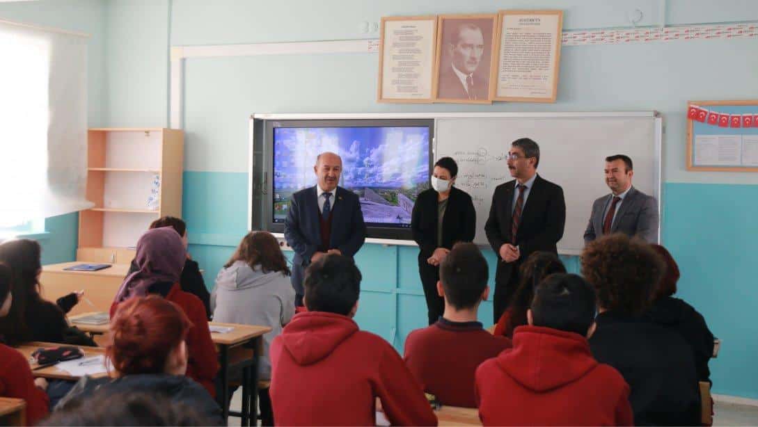 İl Millî Eğitim Müdürümüz Hasan BAŞYİĞİT ve Şube Müdürü İrfan KANIK Fatih Anadolu Lisesini Ziyaret Ettiler
