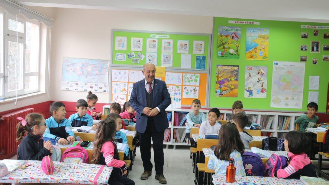 Millî Eğitim Müdürümüz Hasan BAŞYİĞİT ve Şube Müdürü Mustafa TOPUZ'dan Ticaret Borsası Bölcek İlk/Ortaokuluna Ziyaret