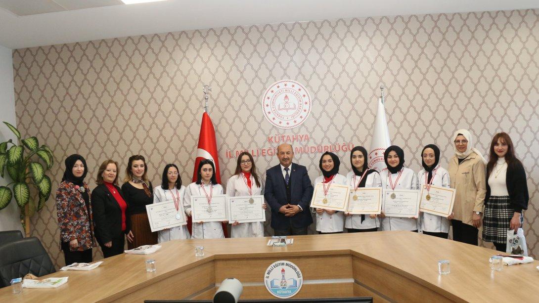 19. Uluslararası İstanbul Mutfak Günleri Yarışmasından Ödülle Dönen Öğrencilerden Müdürlüğümüze Ziyaret