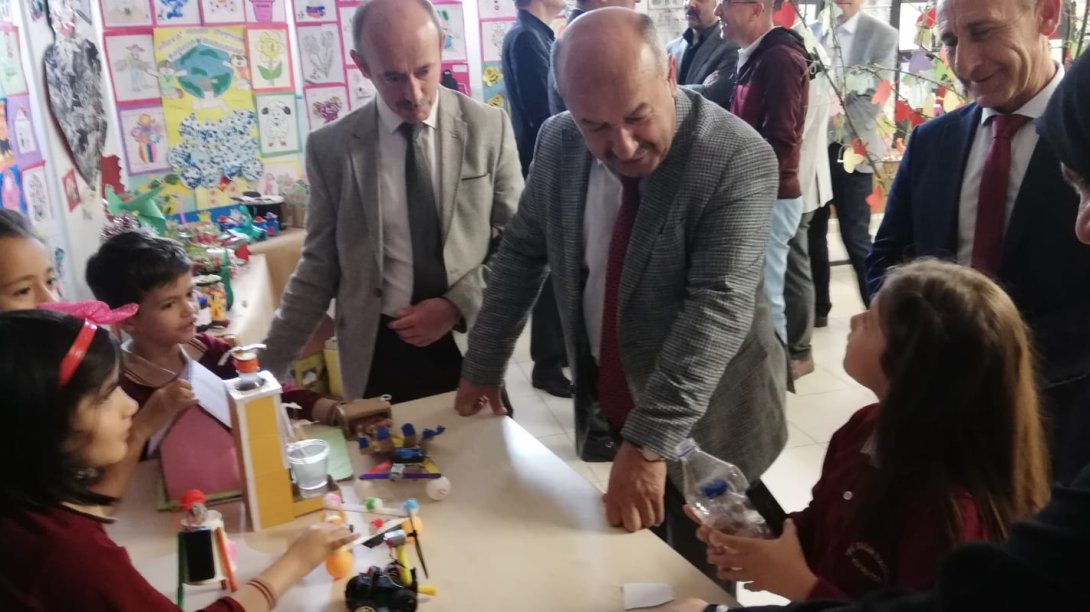 Millî Eğitim Müdürümüz Hasan BAŞYİĞİT, Yenidoğan İlkokulunun Yıl Sonu Sergisine Katıldı