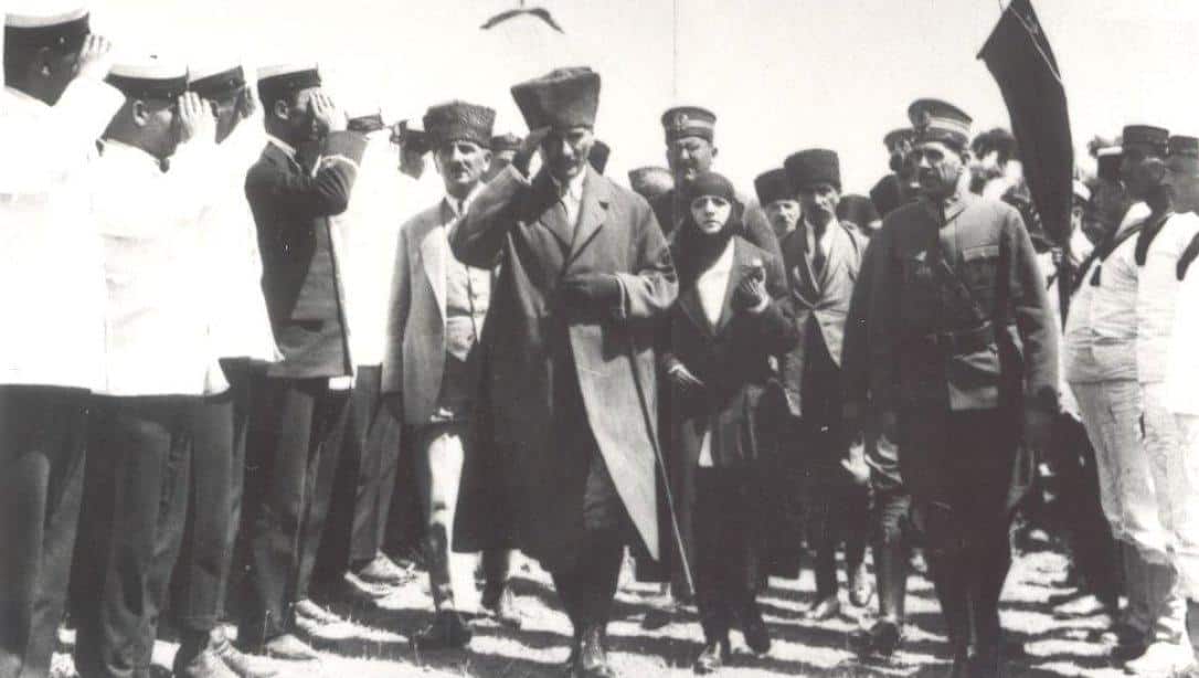 Atatürk'ün Kütahya Lisemizi Ziyaretinin 101. Yılı Anısına Program Düzenlendi