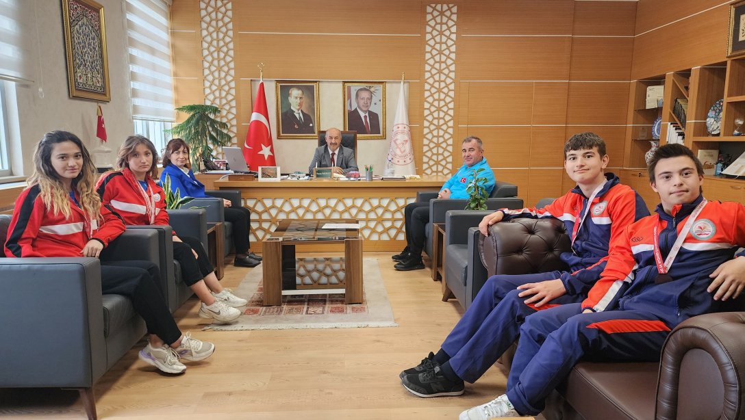 Okul Sporları Türkiye Şampiyonası'nda Derece Elde Eden Özel Öğrenciler Müdürlüğümüzü Ziyaret Ettiler