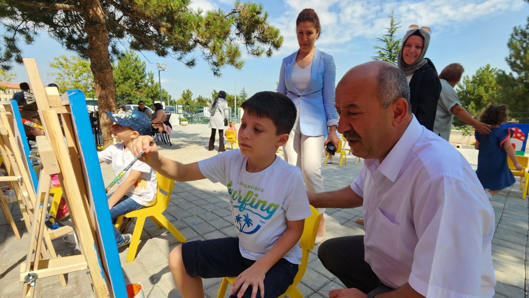 Millî Eğitim Müdürümüz Hasan BAŞYİĞİT'ten Nesrin Güral Anaokuluna Ziyaret: Veliler ve Çocuklar Sanatla Buluştu