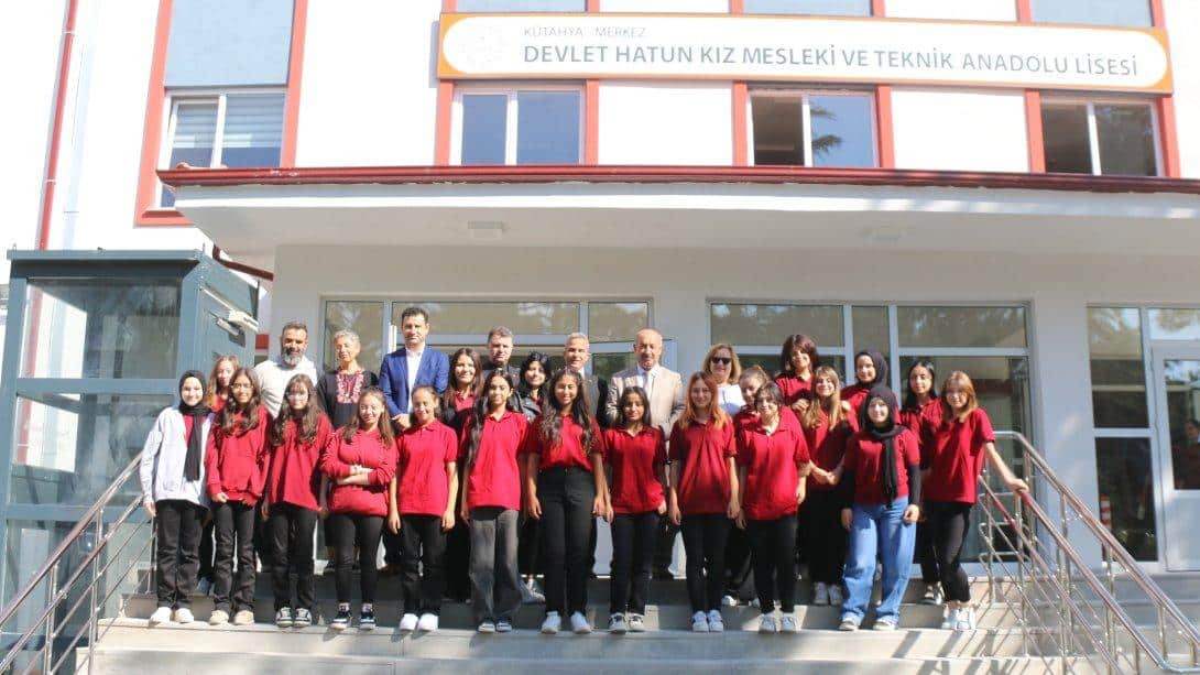 Millî Eğitim Müdürümüz Hasan BAŞYİĞİT, Devlet Hatun Kız Mesleki ve Teknik Anadolu Lisesini Ziyaret Etti