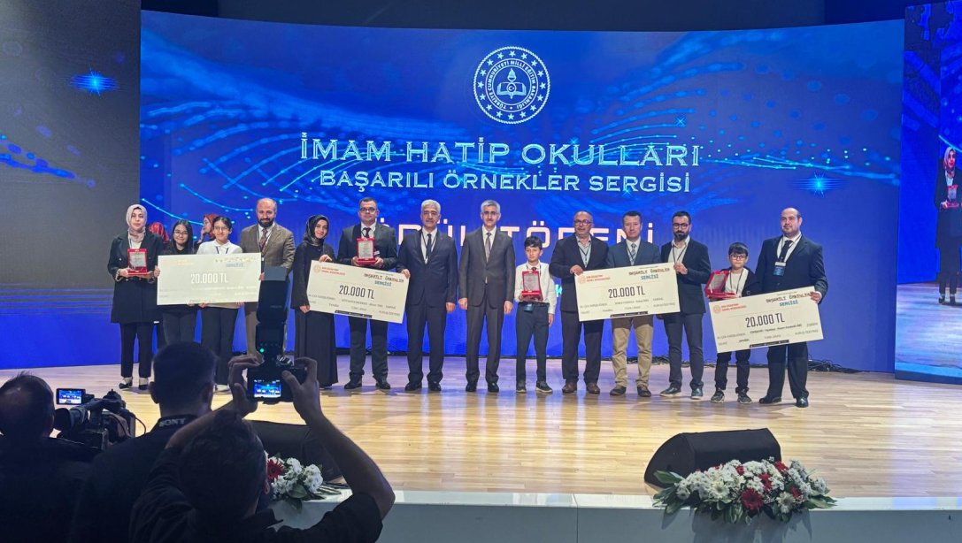 Başarılı Örnekler Sergisinde İki Okulumuz Büyük Başarı Elde Etti