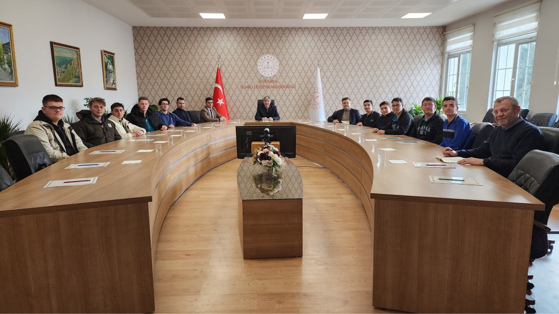 Meslekî Eğitim Akreditasyonu Kapsamında Tavşanlı Meslekî ve Teknik Anadolu Lisesi Öğrencilerinden Yurtdışı Programı Sonrası İl Millî Eğitim Müdürlüğü'ne Ziyareti