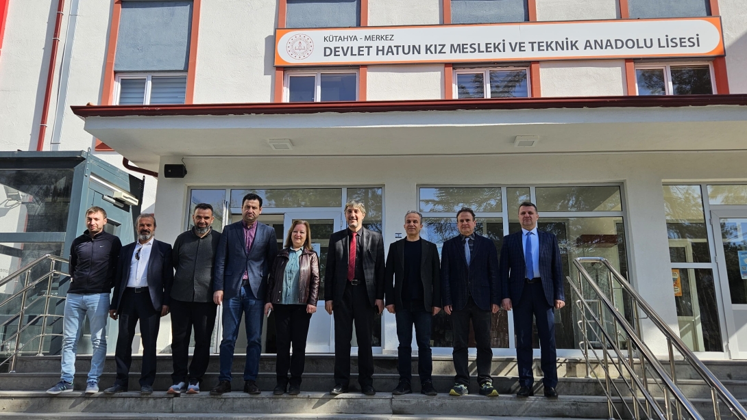 Millî Eğitim Müdürümüz Mustafa YILMAZ Devlet Hatun Kız Mesleki ve Teknik Anadolu Lisesini Ziyaret Etti