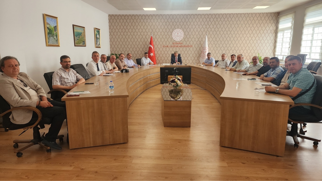 Lise Müdürlerimizle Sene Sonu Değerlendirme Toplantısı Yapıldı
